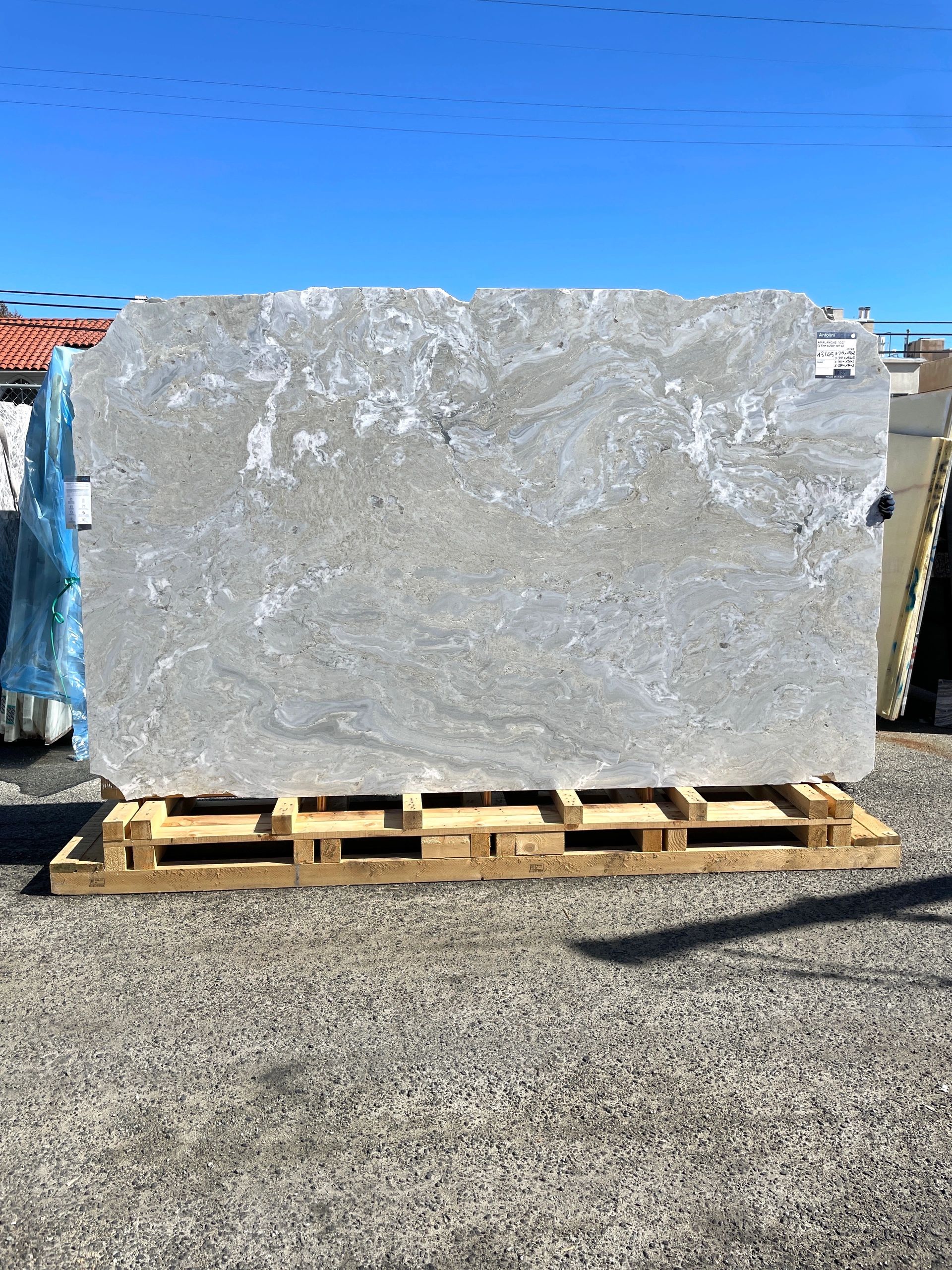 Leather finished quartzite slabs of Avalanche from Antolini